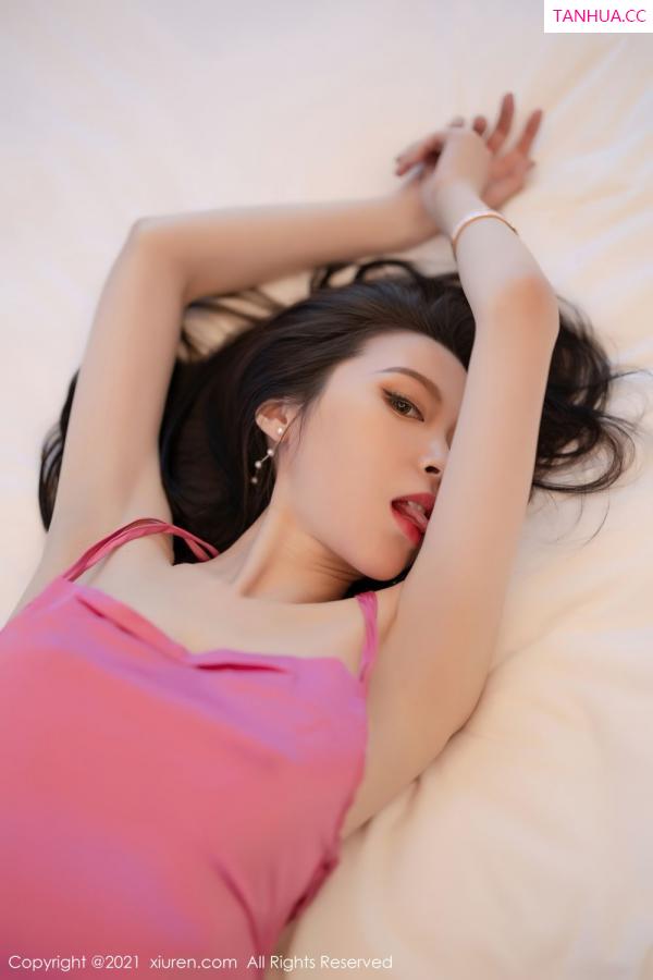 梦心玥  [XiuRen]高清写真图 2021.12.22 No.4371 梦心玥第12张图片